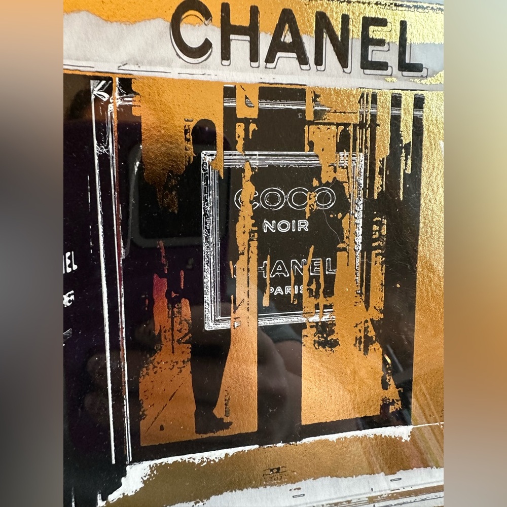 Beautiful Oliver Gal 31 Rue Cambon Framed 11” x 14” Framed Floating Art - Picture 11 of 16